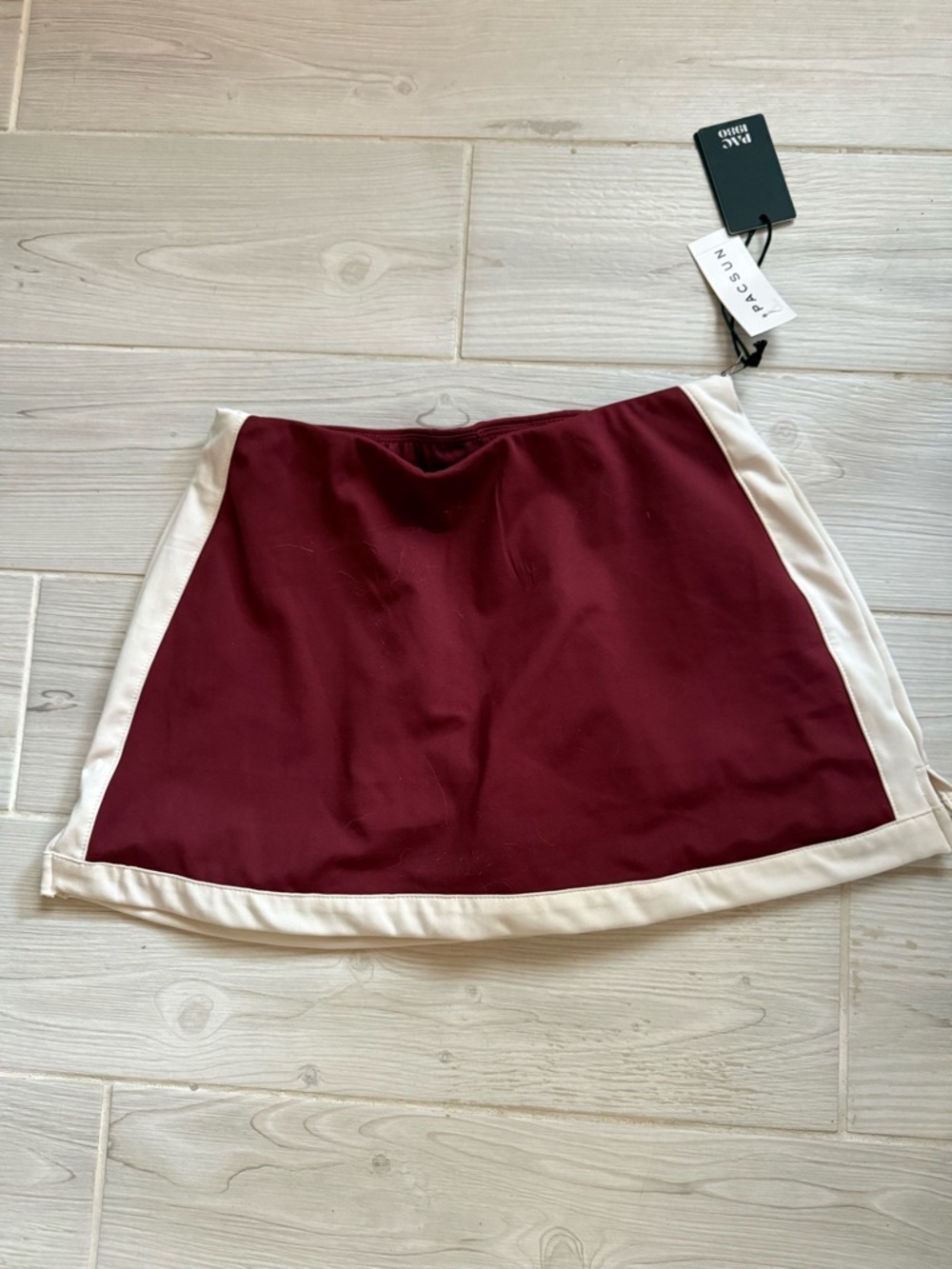 NWT PacSun Active Mini Skort with Cream Trim